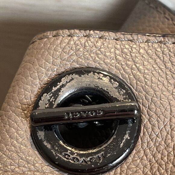 Coach Edie Turn lock Taupe Pebbled Leather Shoulder Bag Purse Satchel 36855 - Picture 10 of 16